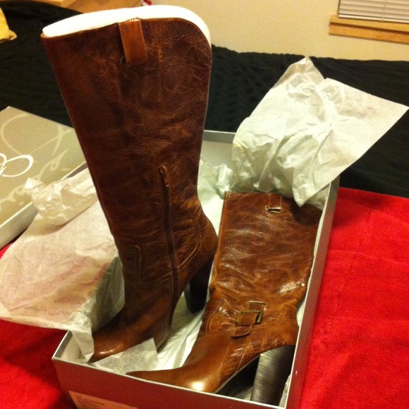 Jessica Simpson mahogany leather buckle boots