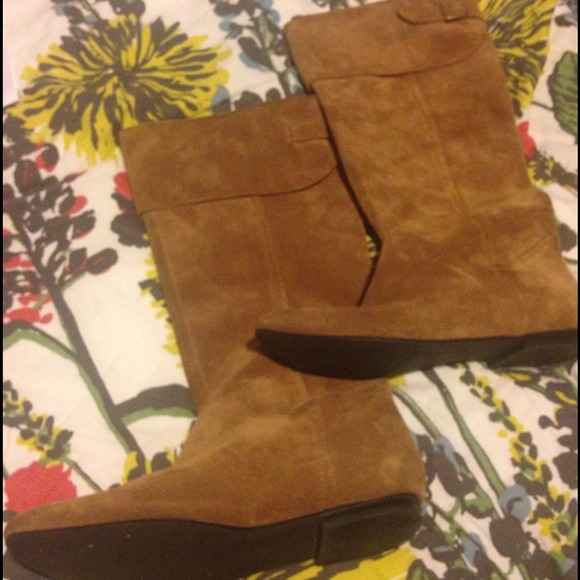 REDUCED!!!Slightly used brown suede boots.