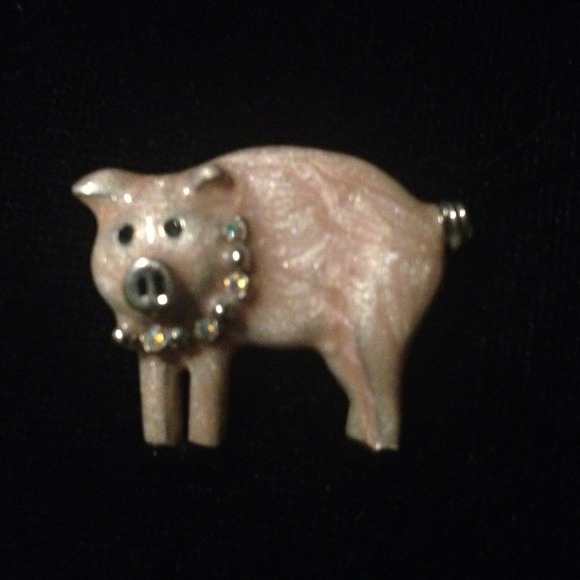 Piggy pin - Picture 1 of 2