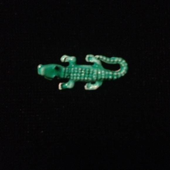 Gator pin