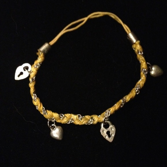 Bracelet