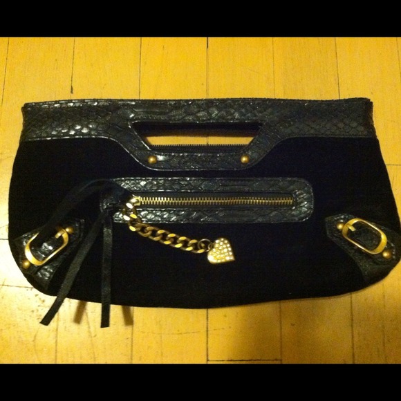 XOXO clutch