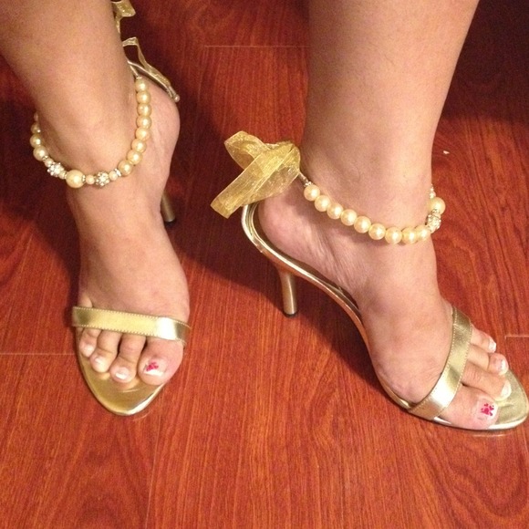 high-heels - Picture 2 of 3