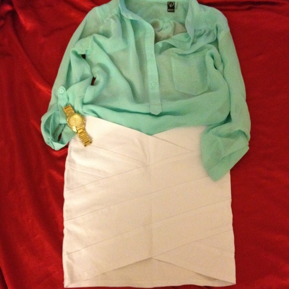 Cross-wrap white mini skirt - Picture 1 of 2