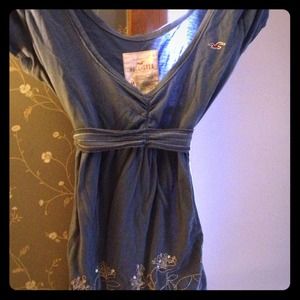 Beautifully detailed Hollister Tie in back top