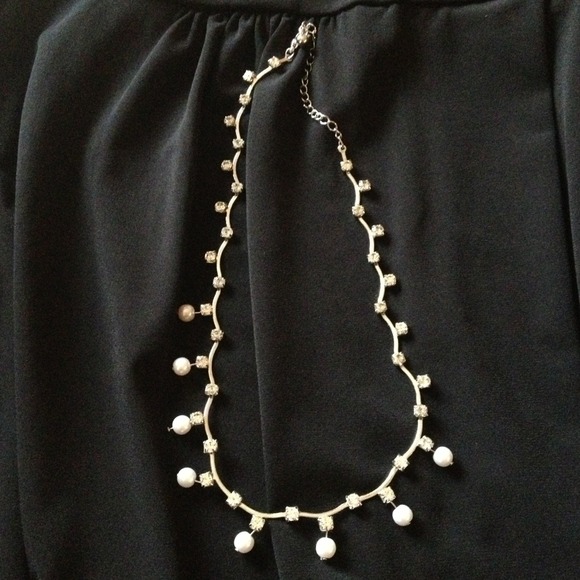 💎💎Gorgeous diamond inspired & pearl necklace!