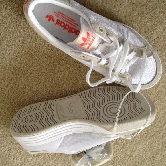 ADIDAS shoes! - Picture 2 of 3