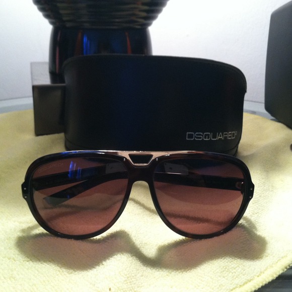 Authentic DSQUARED2 aviator Sunglasses
