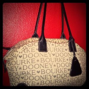 Dooney & Bourke Handbags - 🚫Reserved Dooney Bourke Purse🚫 Dooney & Bourke Handbags - 🚫Reserved Dooney Bourke Purse🚫