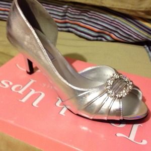 Silver pumps