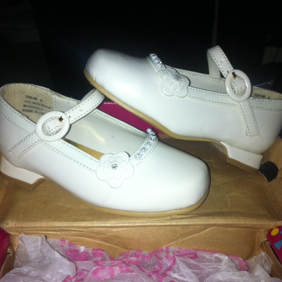 Baby dress shoes with diamond studded designed sz6