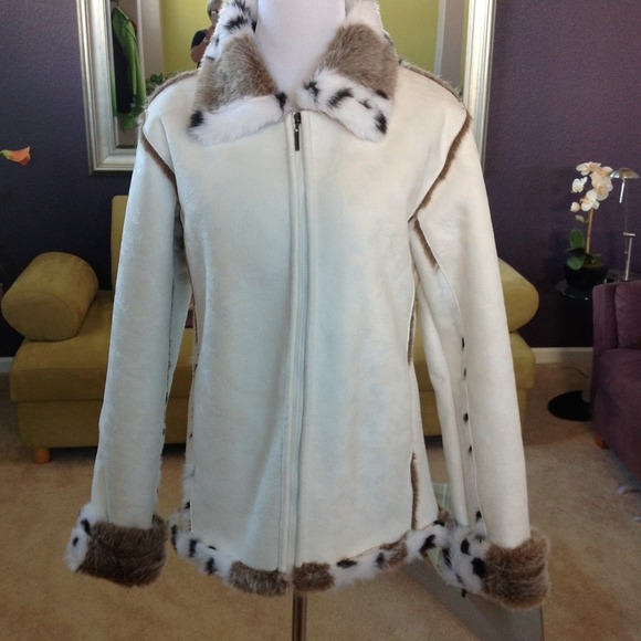 Juliano Celini Jackets & Blazers - SOLD⛄Juliano Celini Shearling Coat⛄