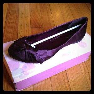 Soda Moby-S dark purple satin flats