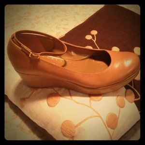 "BCBG" Wedge detachable strap shoe