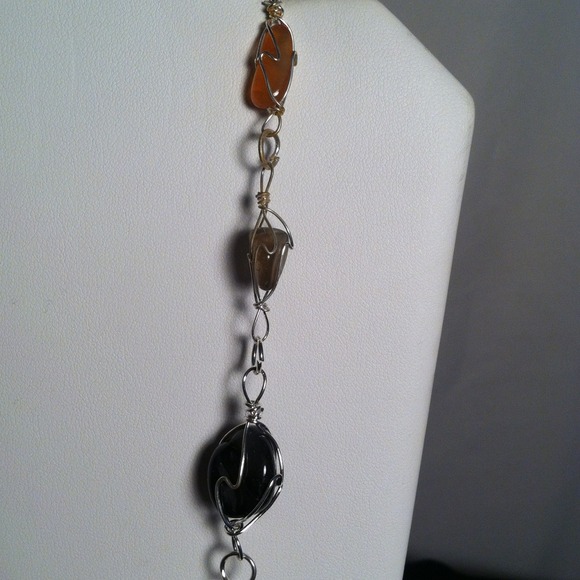 15" Resin Pendant Stone Necklace - Picture 4 of 4