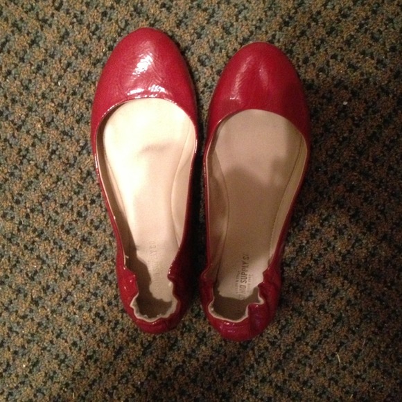 Shoes - 8.5 red flats