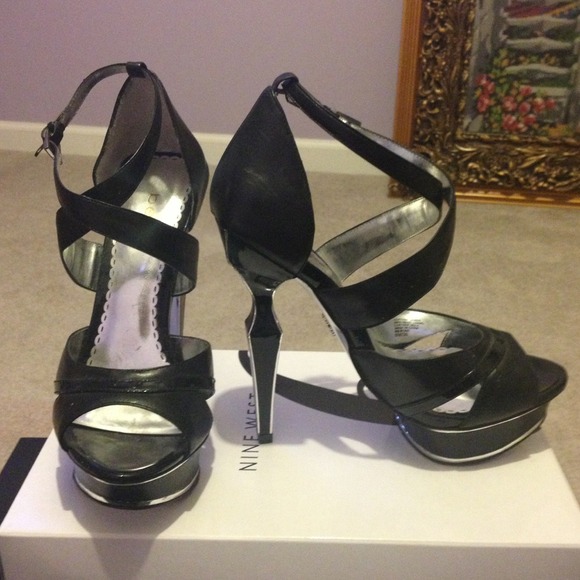 Platform sandal - Picture 2 of 3