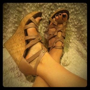 Dolce Vita pink leather wedges