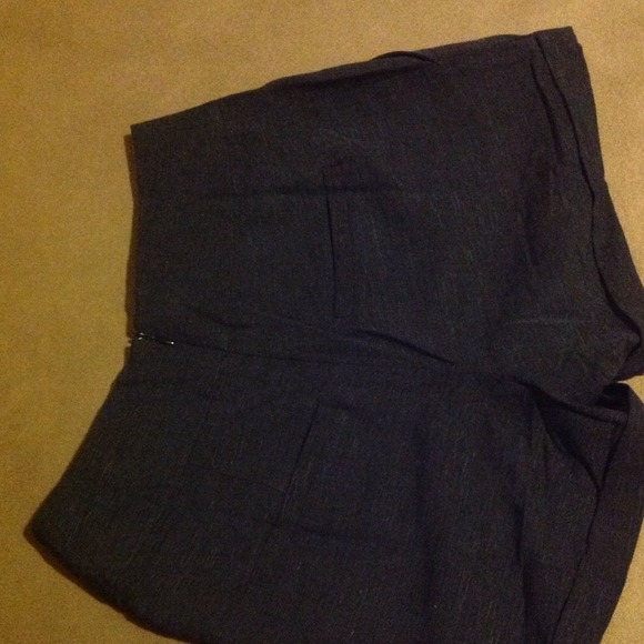 Isabel Lu short size xs - Picture 3 of 4