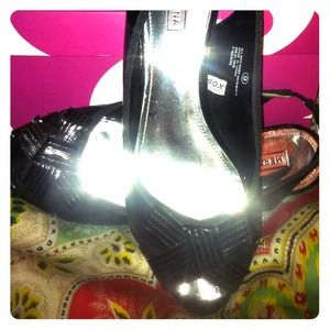 Cute black patent sling backs with bow detail