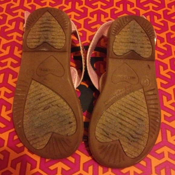 💢SOLD💢Hello Kitty sandals - Picture 4 of 4