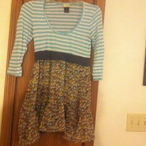 SOLD in bundle Flowy top