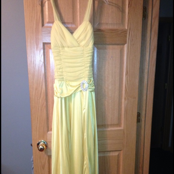 Floor length yellow gown - Picture 1 of 4