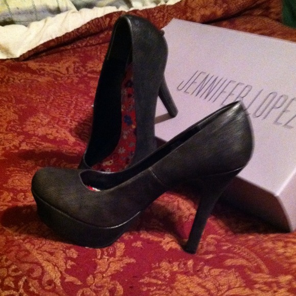 Jennifer Lopez collection Lana Black heels