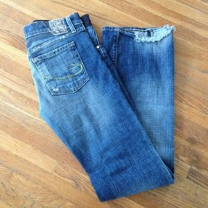 👶👖Distressed maternity Chip & Pepper jeans 26