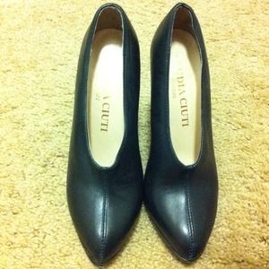 Claudia Ciuti Black booties