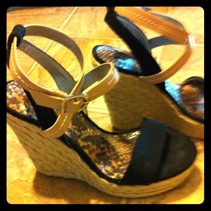 BCBG 2 tone platform
