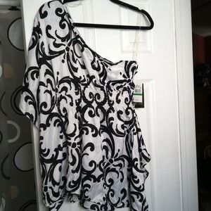 Black and white blouse new reduce