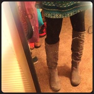 ✋🎀RESERVED!!!🎀 Gray boots