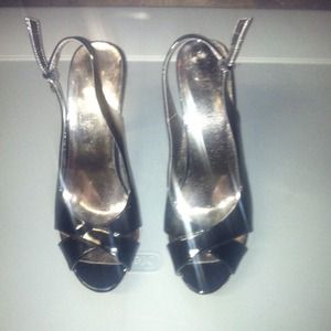 Black 3 1/2 inch heals