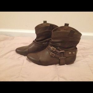 Short cowgirl boots!