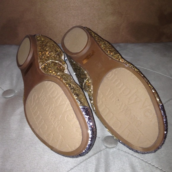 Bnwb:) sz 7.5 Vera Wang silver&gold glitter flats - Picture 4 of 4