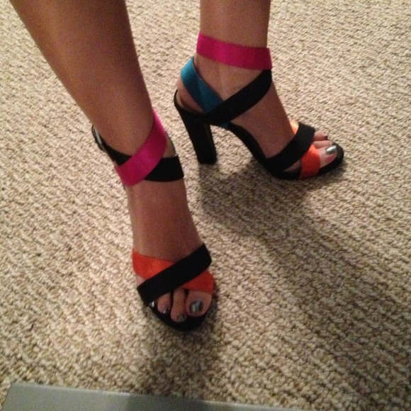 N by Nicole Miller Bold Sandals