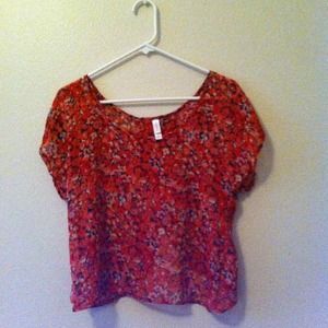 Flowered Tee with open back slit !