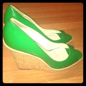 Women's Kelly Green Patent Wedge