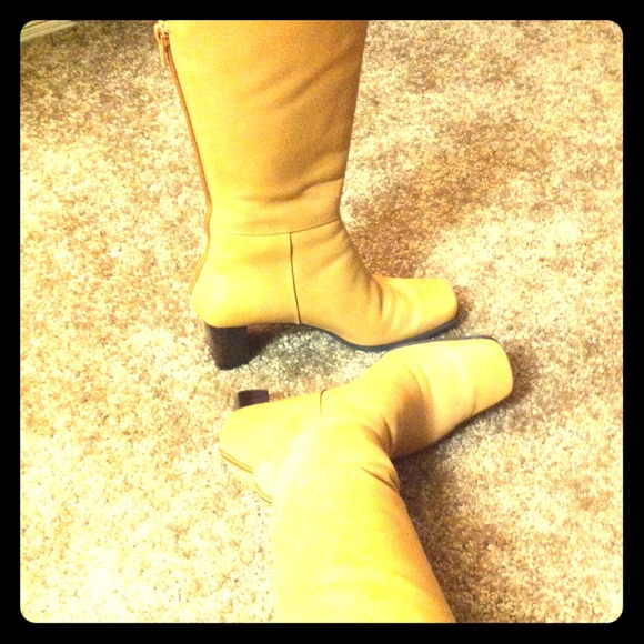SOLD! fall leather Nordstrom boots NWT. <3