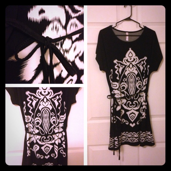 NWOT trendy black dress w/cream accents
