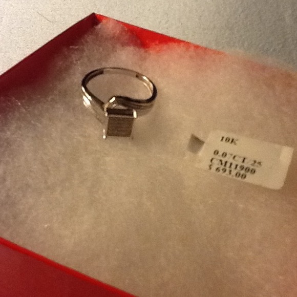 ***sold*****10k white Gold diamond ring