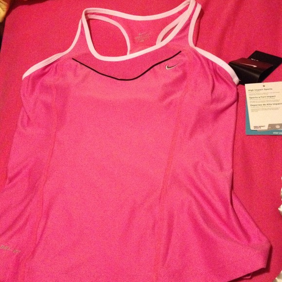 💋SOLD IN BUNDLE💋BNWT Nike Workout Shirt