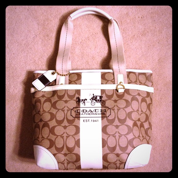 Coach Handbags - COACH HANDBAG