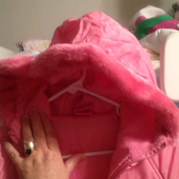 I think gone in move - Picture 3 of 4