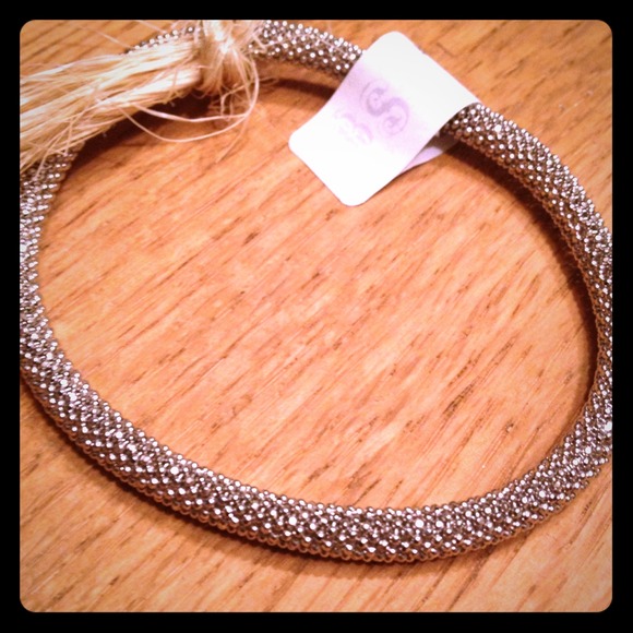 Dia bangle