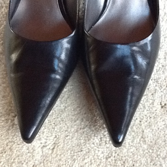 💖SOLD💖Black leather pumps - Picture 4 of 4