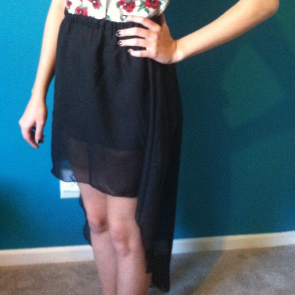 〰 Sold High low black skirt 🔚