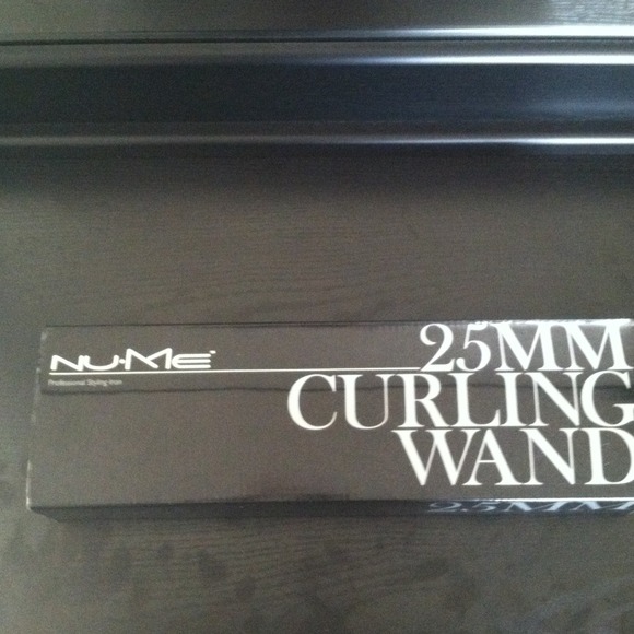💋Bnwb NUME brand 25'MM hair wand💋