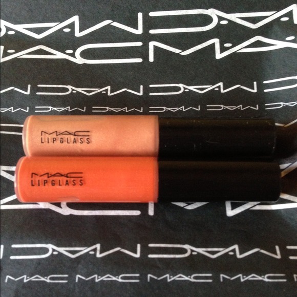 Sold!2 LIMITED MAC LIPGLASS💄